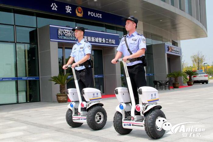 【智慧警务新标杆】栟茶古镇启用安力盾平衡车破解春节执勤难题｜创新巡逻模式解析
