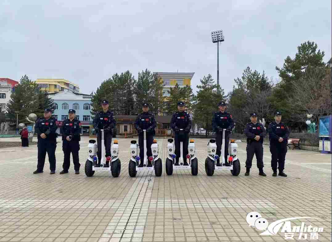 警用平衡车 巡逻平衡车.png