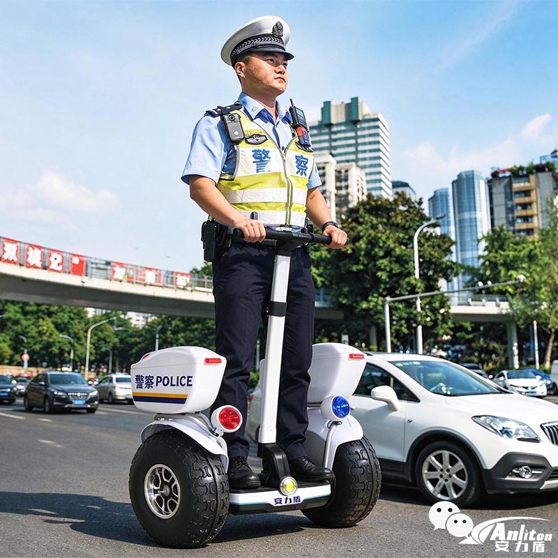 警用平衡车.jpg