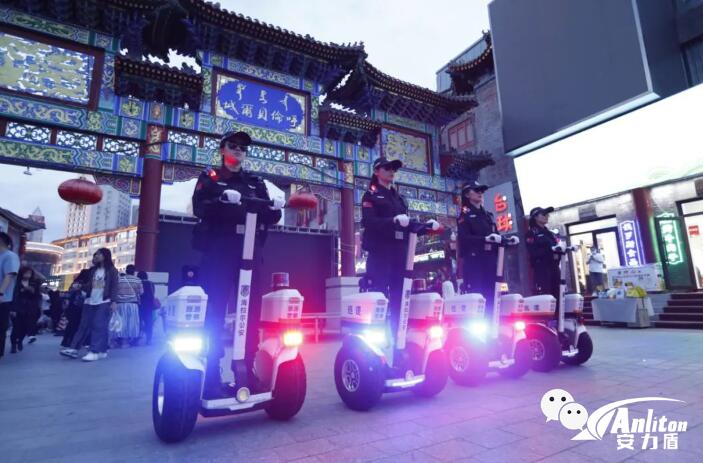 海拉尔仲夏新“警”色——安力盾警用平衡车巡逻队亮相街头
