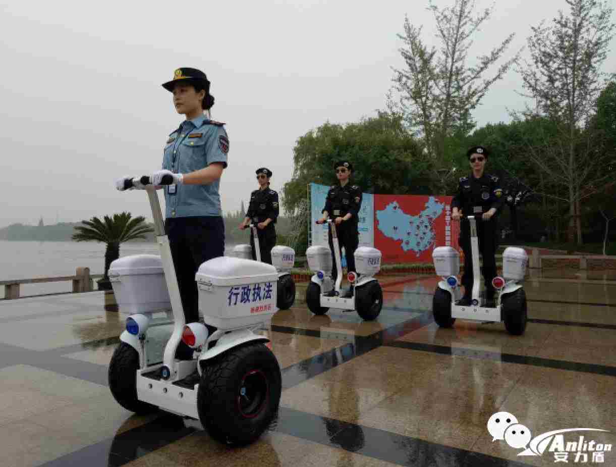 嘉兴南湖女子巡逻队“骑”新装备上岗，柔性执法守护红色景区