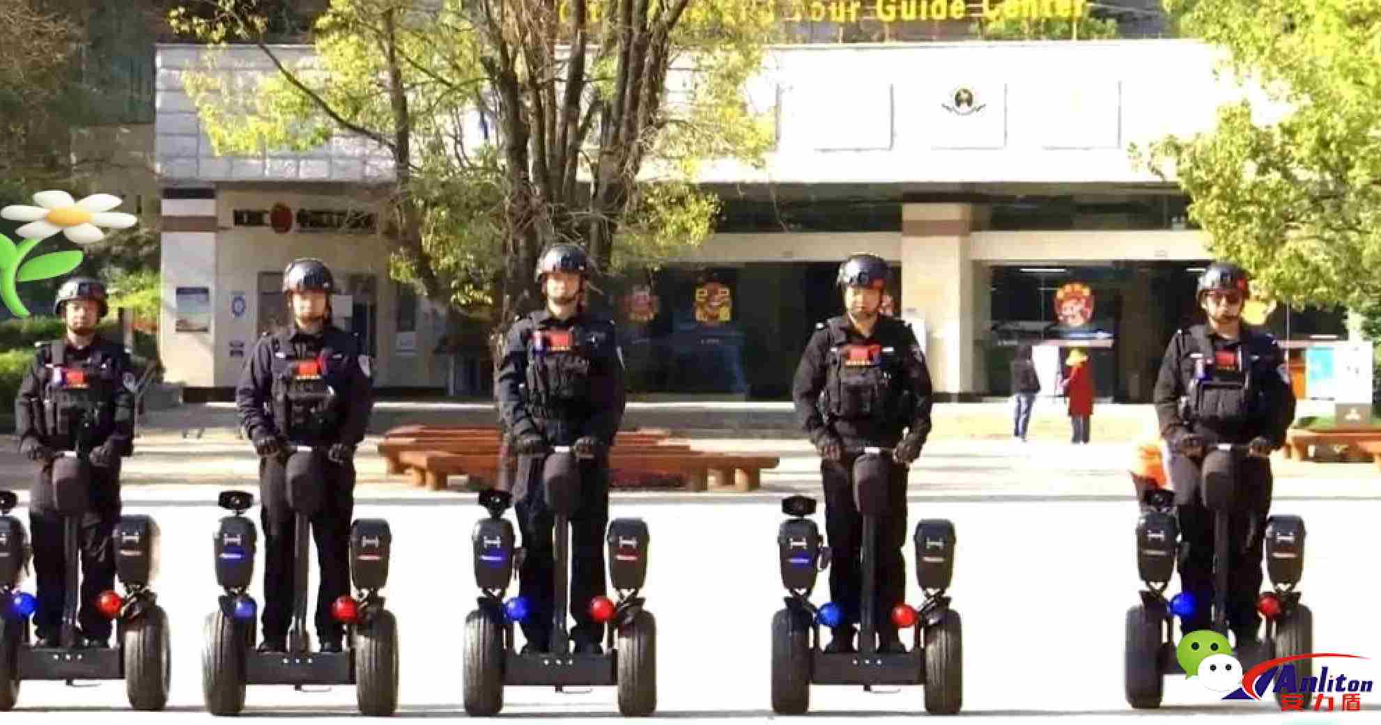 警用平衡车 巡逻平衡车.jpg
